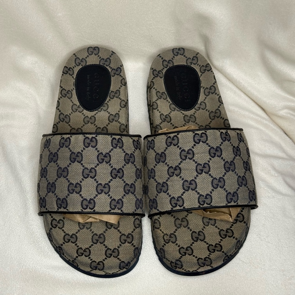 Gucci Tan and Black Logo Slides